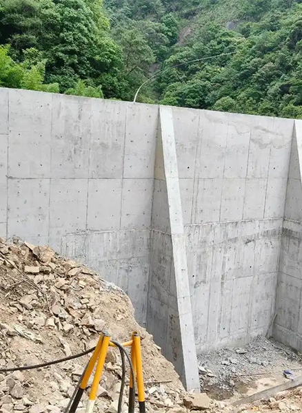 郑州上街区重力式挡土墙